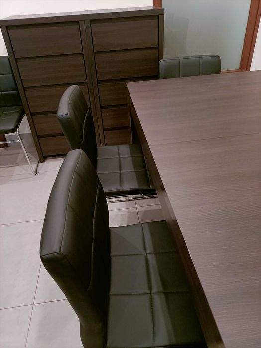 Stół konferencyjny