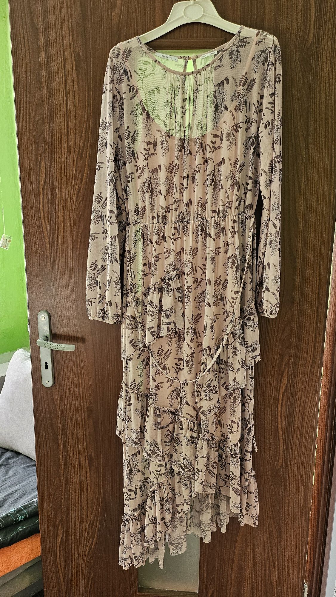 Sukienka Reserved M