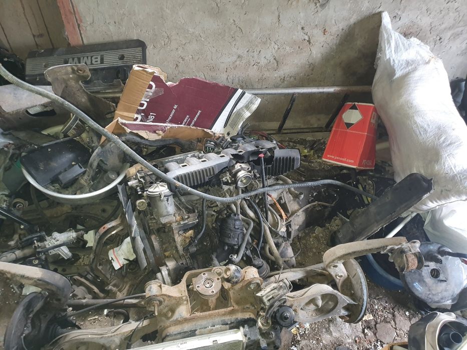 Продам срочно BMM320 двигатель + коропка механика 5 ст + и радиатор