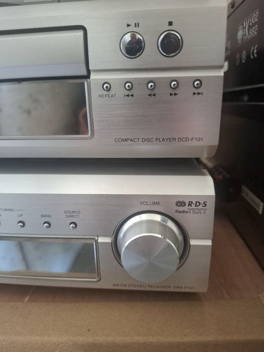 Wieża Denon z pilotem