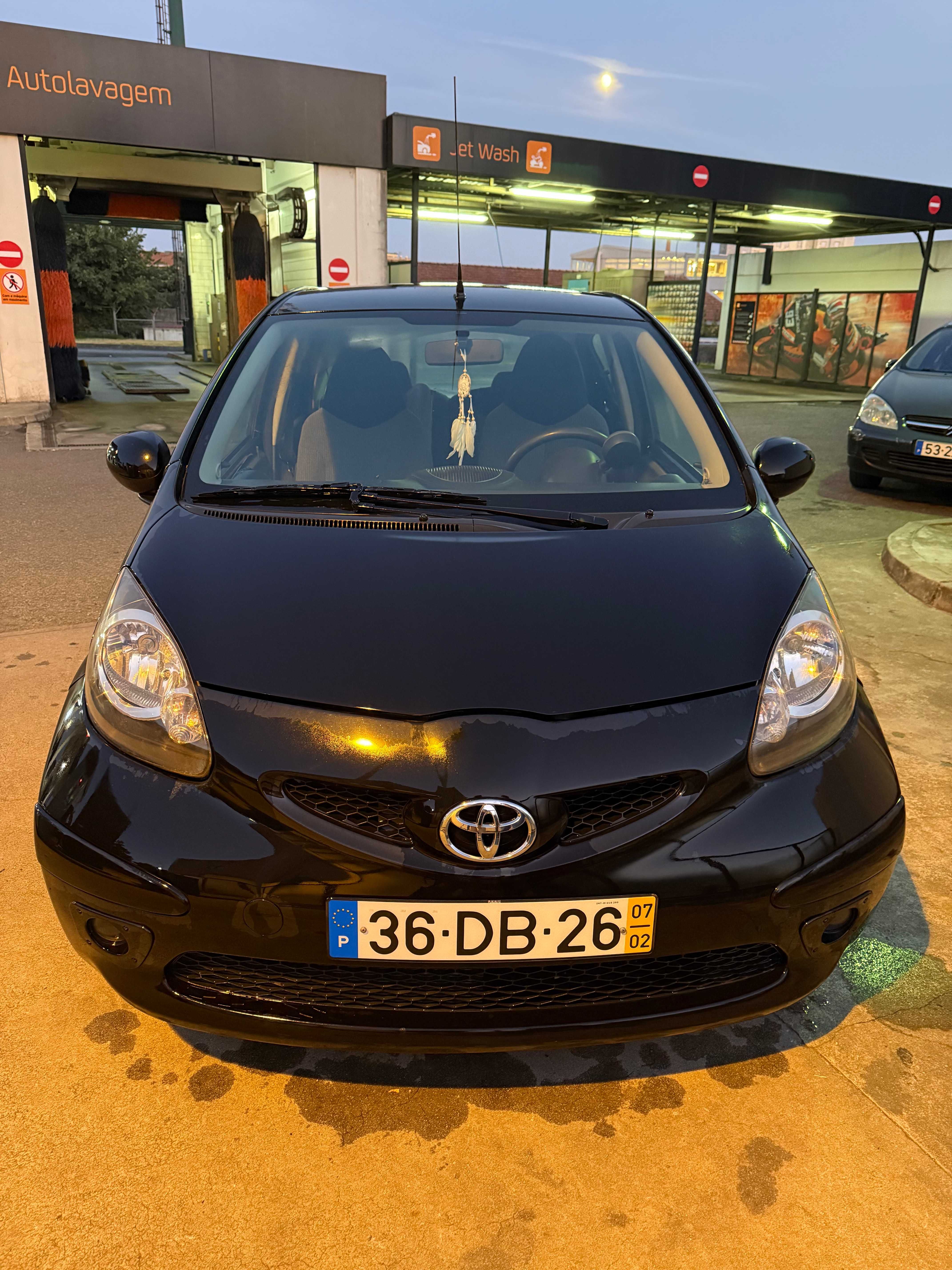 Toyota Aygo 1.0 (68cv) – 5 Portas | Gasolina | Pintura Nova