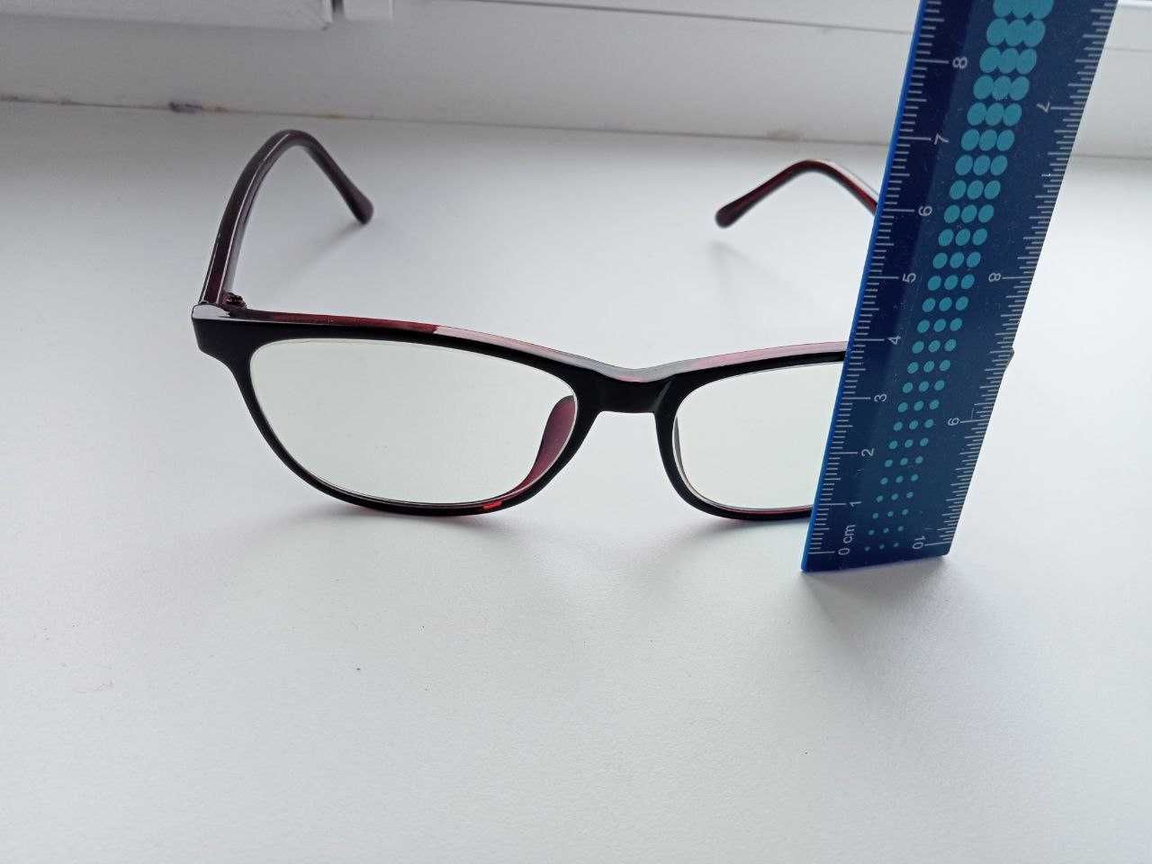Зроблені на замовлення окуляри для комп'ютера