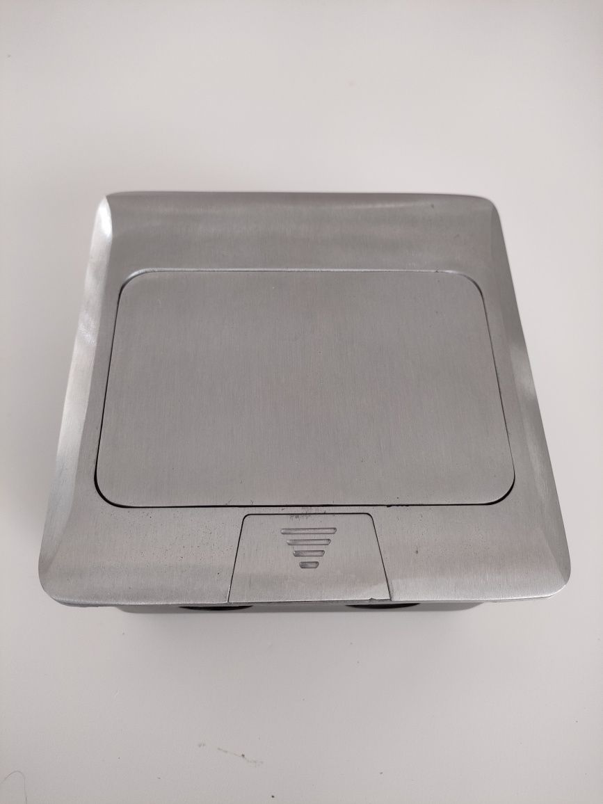 2x Gniazdo chowane wpuszczane w blat (podłogę) aluminium Pop-up Zestaw