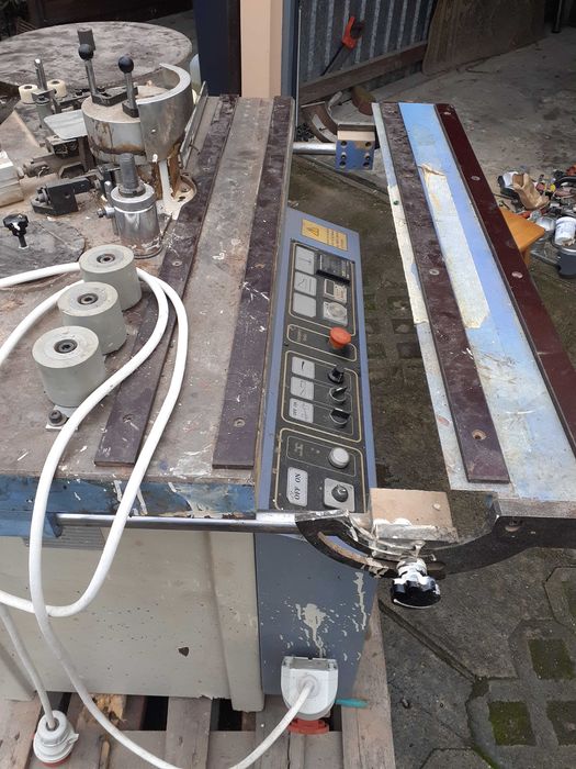 Okleiniarka do płyt meblowych