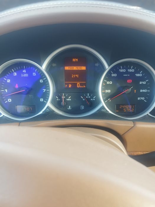 Porsche Cayenne  s