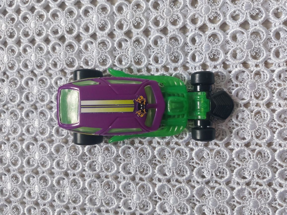 Samochodzik HotWheels seria MC 2010