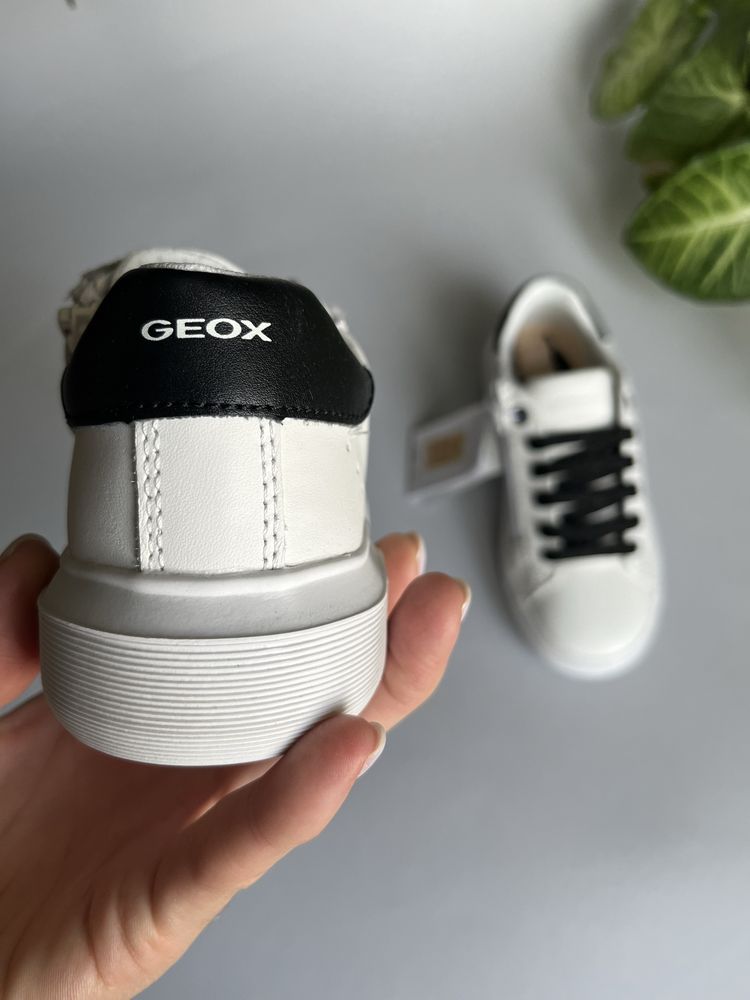 шкіряні білі кеди Geox Nettuno 31р. на дівчинку, кросівки,базові,туфлі
