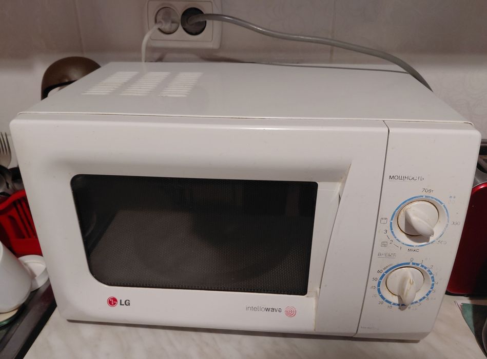 Мікрохвильова піч LG mb-4022g