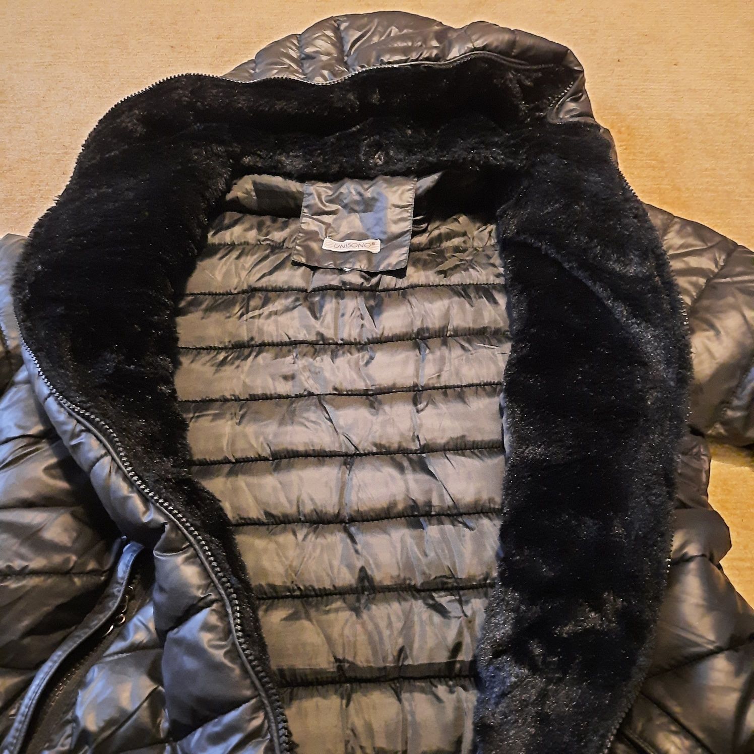 Piękna pikowana kurtka marki Unisono
