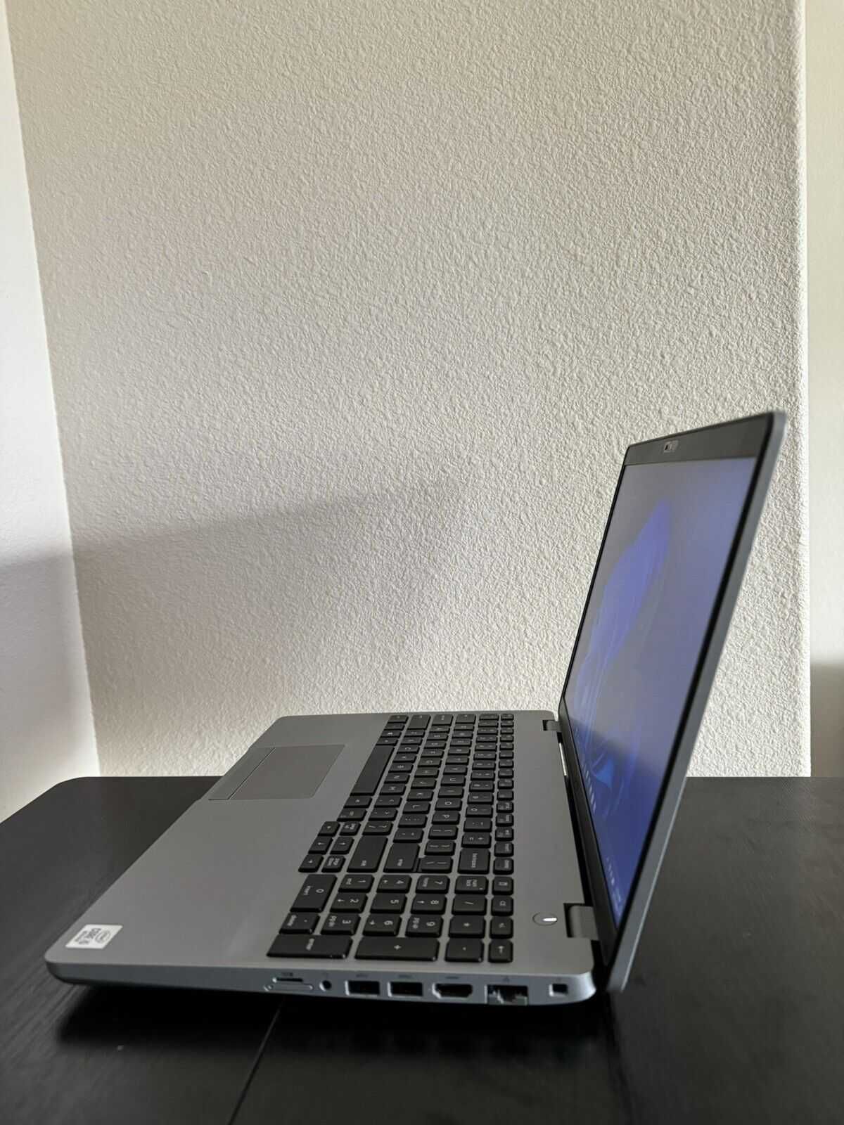 Ноутбук Dell 5510 15.6" (256GB SSD Intel Core i5-10310U 1.70 GHz 8GB)