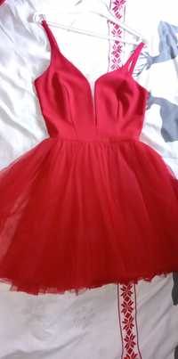 Piękna czerwona tiulowa sukienka r S/ M święta sylwester