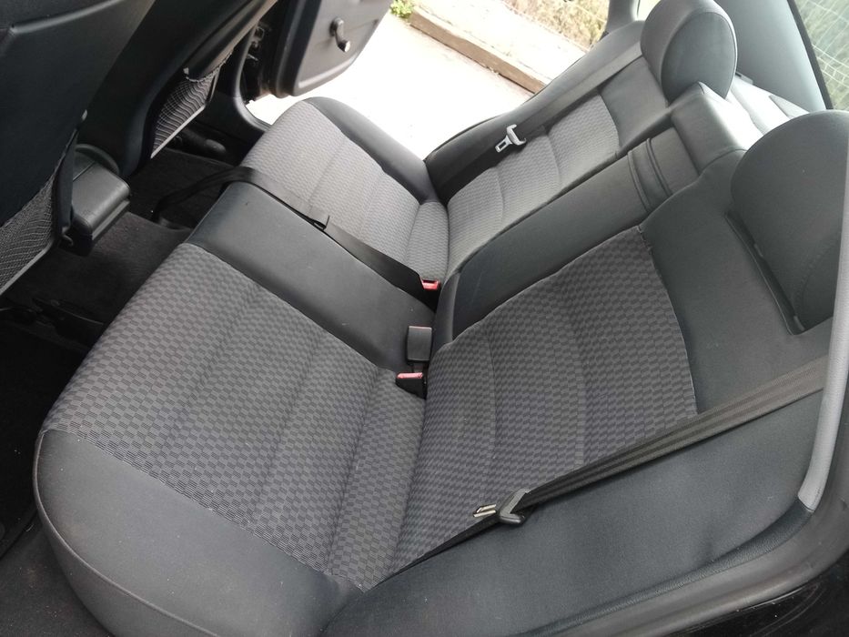 Audi A4 B5 sedan kubełki fotele pompowane lędzwia tapicerki kratki kpl