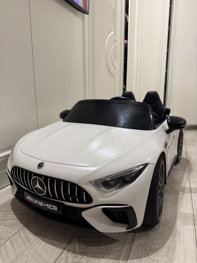 Продам Десткий электромобиль Mercedes SL 63 AMG