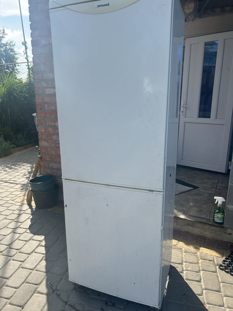 Холодильник snaicE