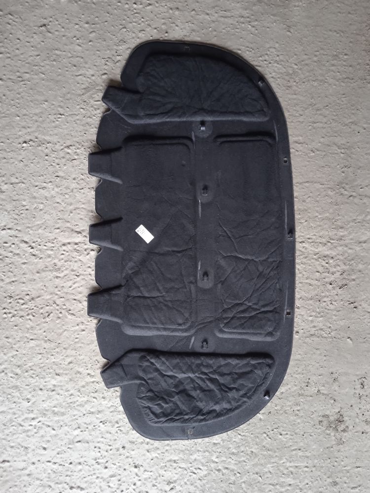 Шумоізоляція капота vw jetta 19-