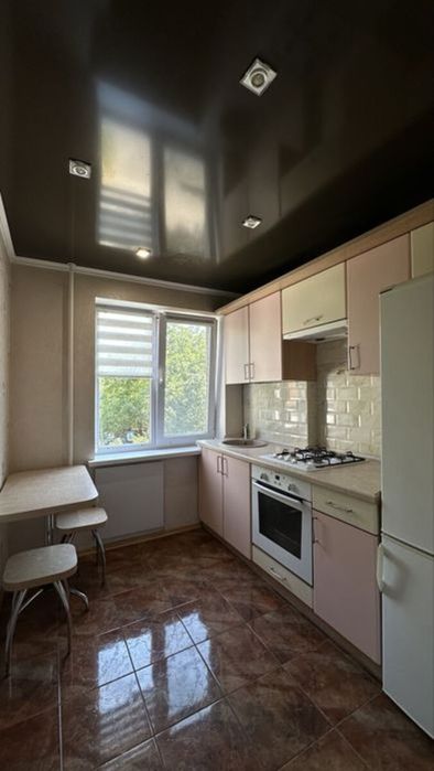 3-кімнатна квартира, 2-й поверх. Дендропарк..