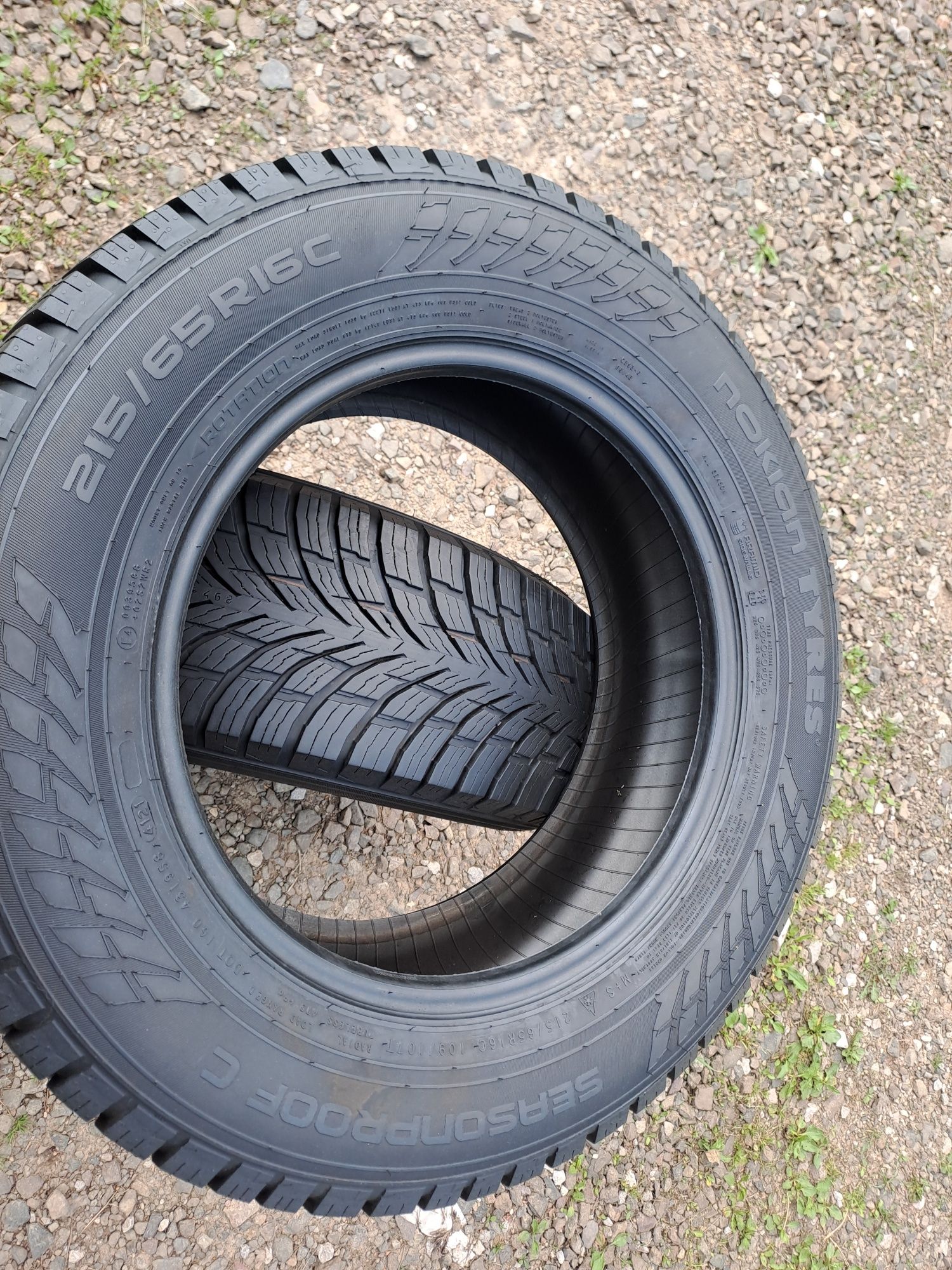 Opony 215 65 R16c Nokian Season Proof C