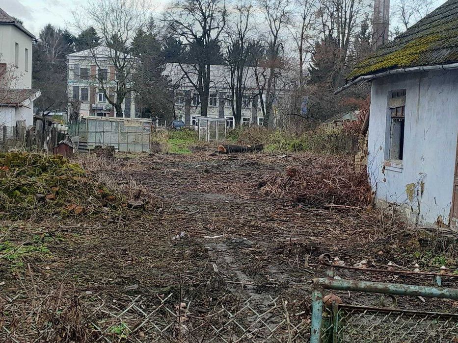 Продам ділянку в м.Жидачів, по вул.Героїв України, площа - 0,14га.