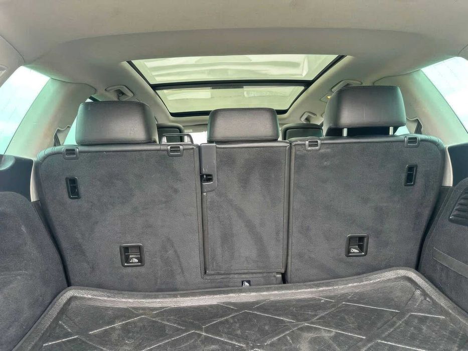 Volkswagen Touareg Sport with Nav      2014