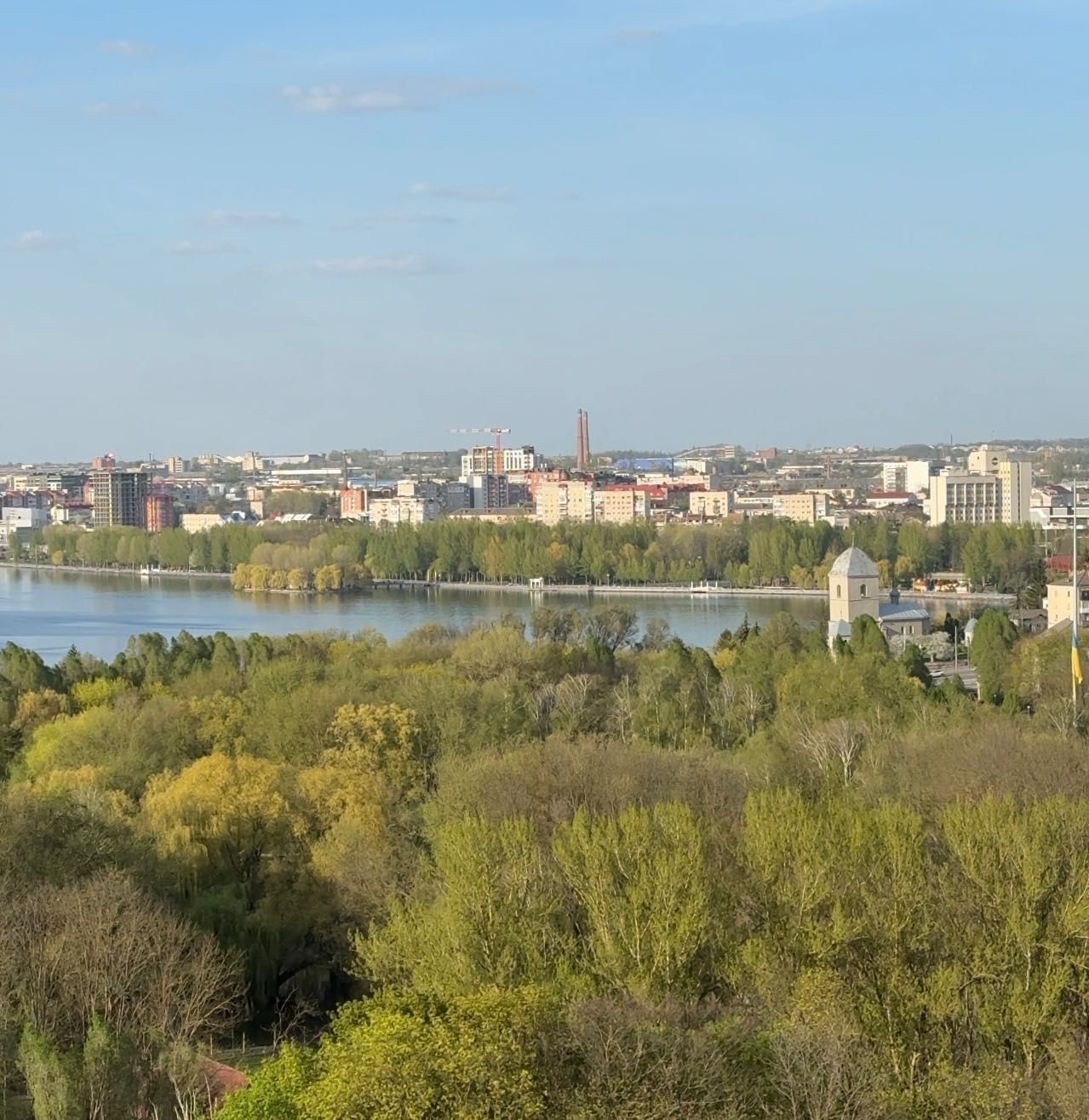 Продається елітна квартира з виглядом на парк та Тернопільське озеро