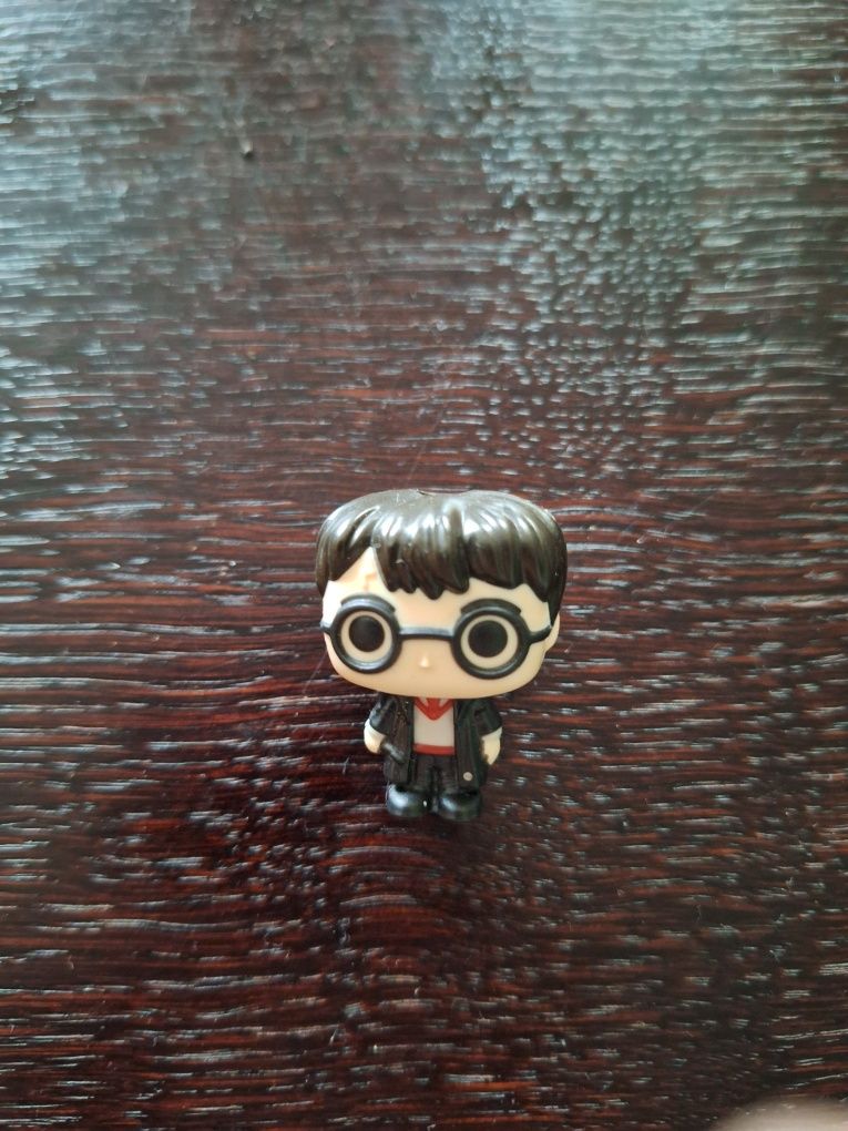 Figurka Harry'ego Pottera Funko Pop z Kinder Joy'a.