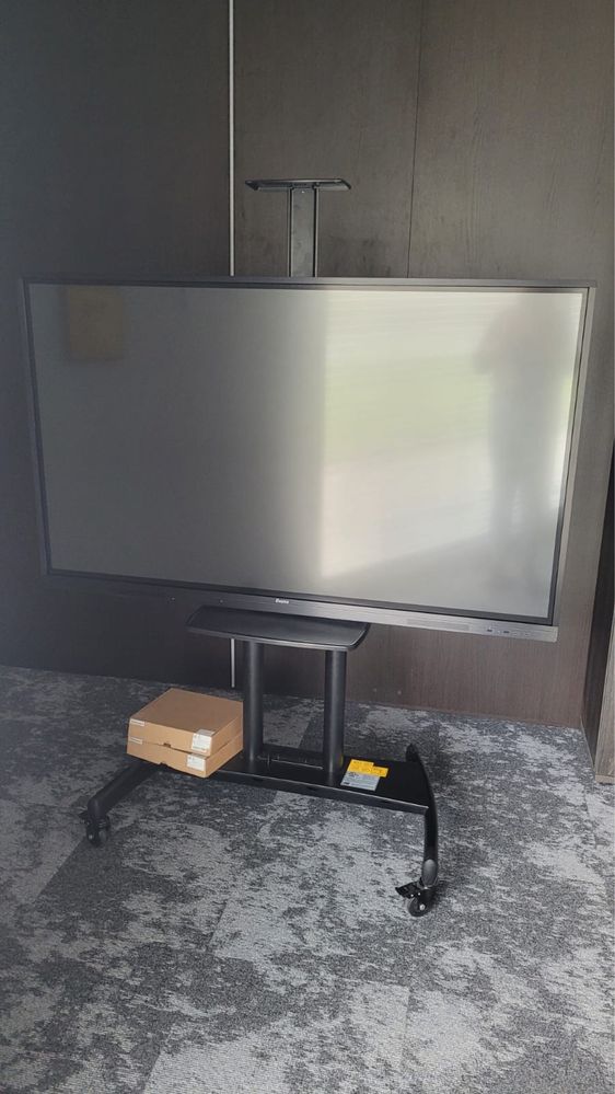 Monitor dotykowy 65” plus stojak