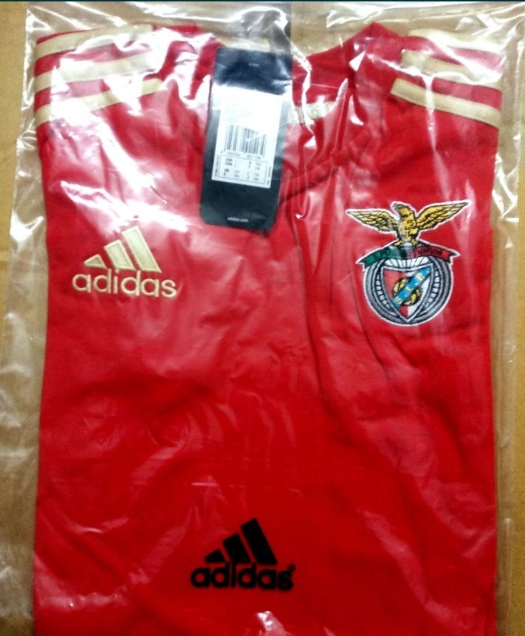 Camisola/ T-Shirt do Sport Lisboa e Benfica (SLB)

• Tamanho disp