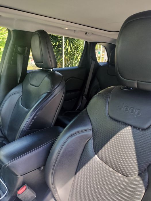 Jeep Cherokee top de gama motor 3.2 272cv gasolina ano 2018 Aceito ret
