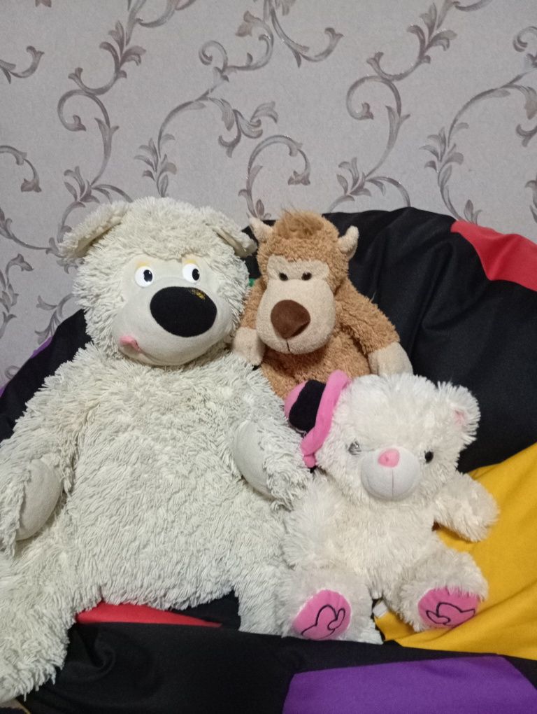 Продам огромную коробку игрушек  фото не все