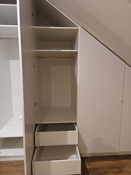 Garderoba białela szafy szerokość ściany 430 wys 258