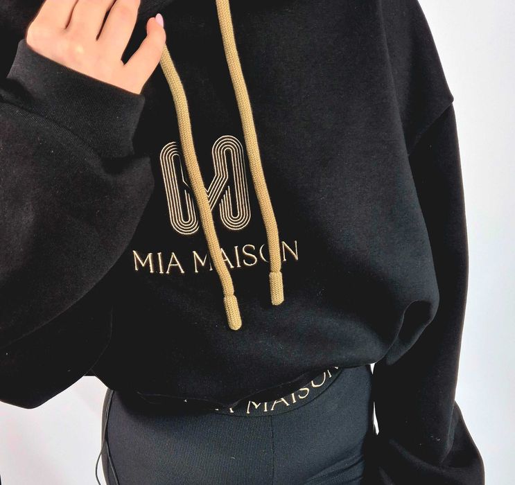 Bluza Mia Maison czarna gruba haftowane logo