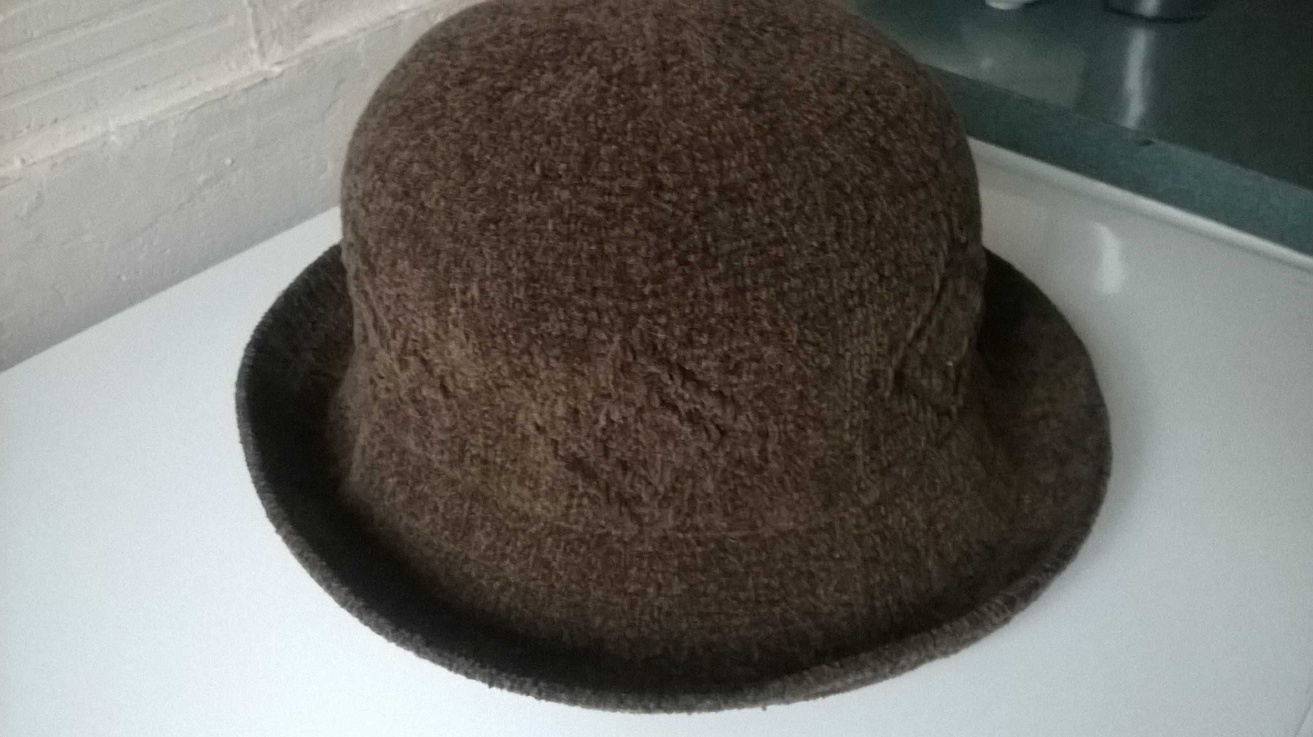 Elegancki kapelusz brązowy