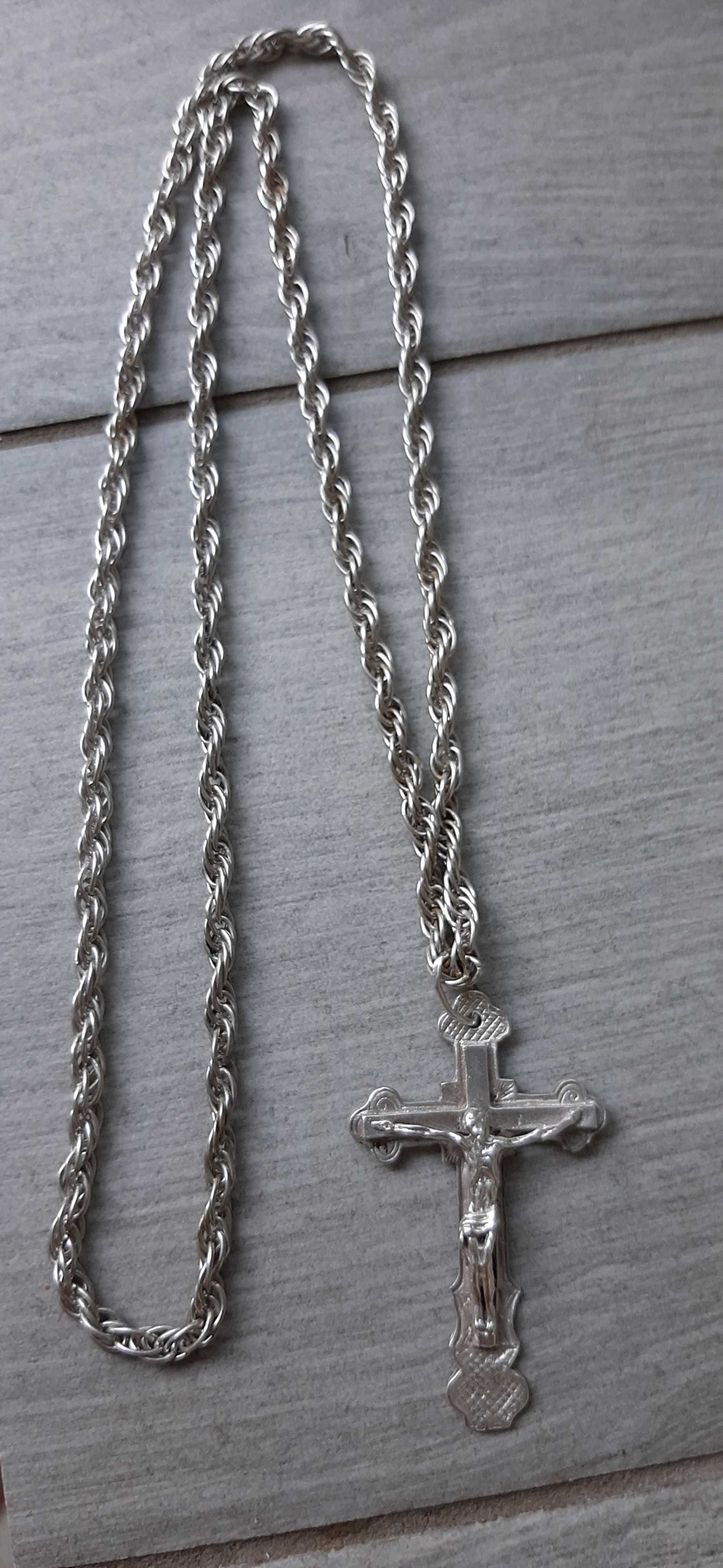 Продам цепочку ,крест и перстень из серебра с позолотой.1300 гр.