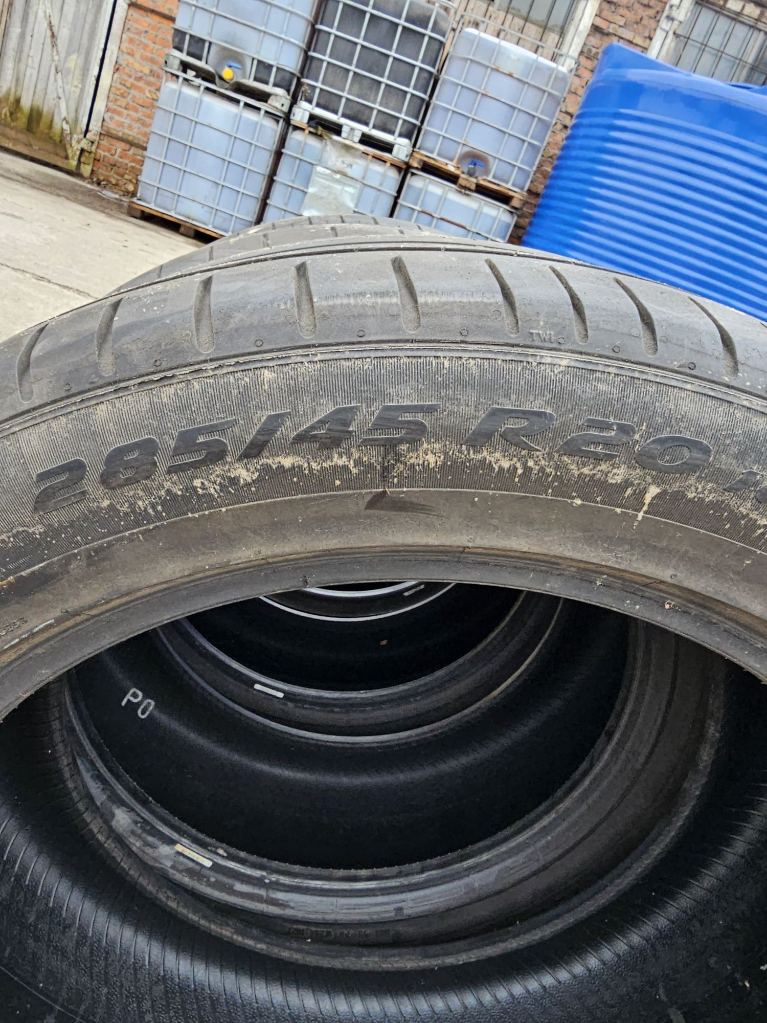 Гума літня Pirelli P Zero 285/45 R20