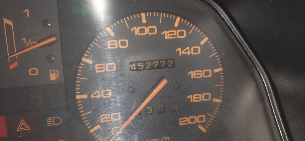 Продам Mazda 626 2.0D
