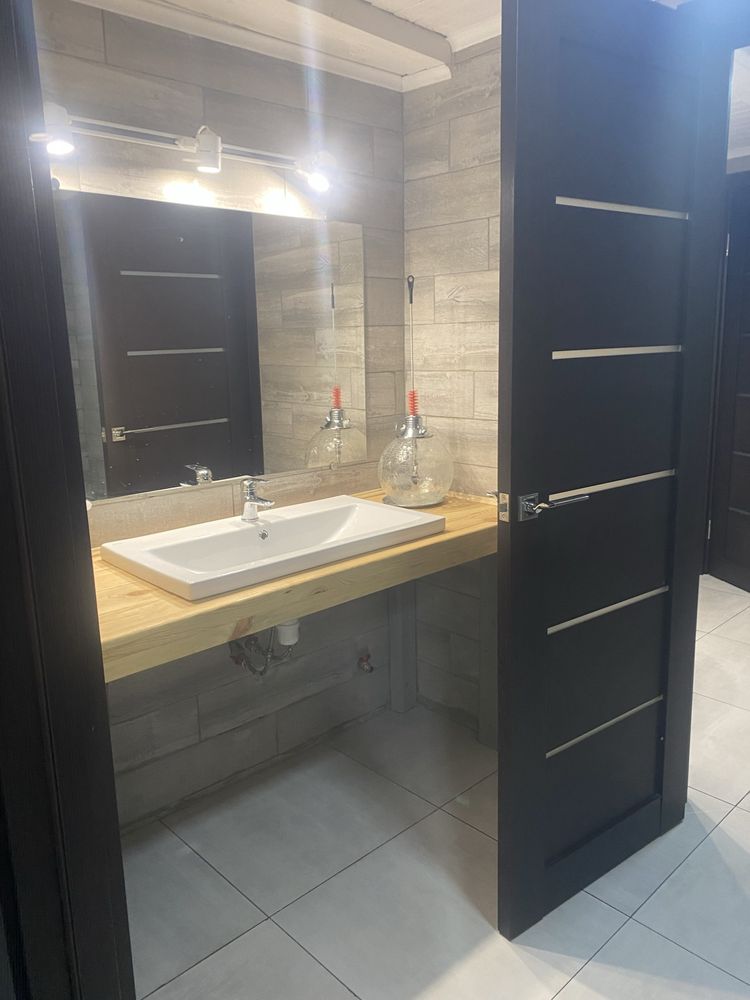 Сдам офисное помещение300м.кв. 2этаж, Центральный рынок 150гр.м.кв