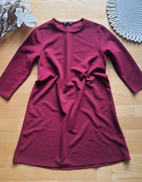 Bordowa sukienka Stradivarius S/36