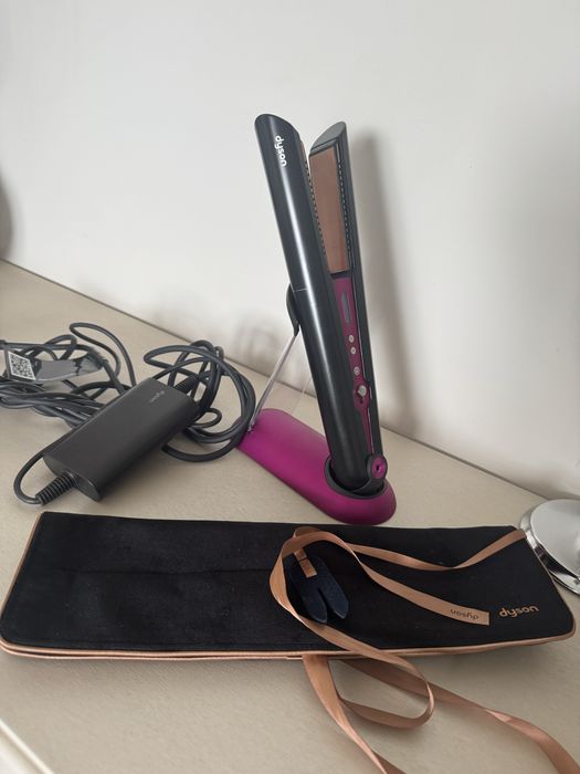 Випрямлювач для волосся Dyson