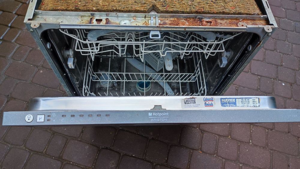 Посудомоечная машина Hotpoint ARISTON