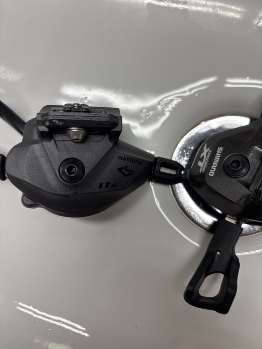 Manetki Shimano XT SL-M8130