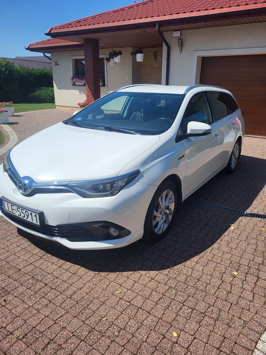 Sprzedam  Toyota auris 1.8 hybrid