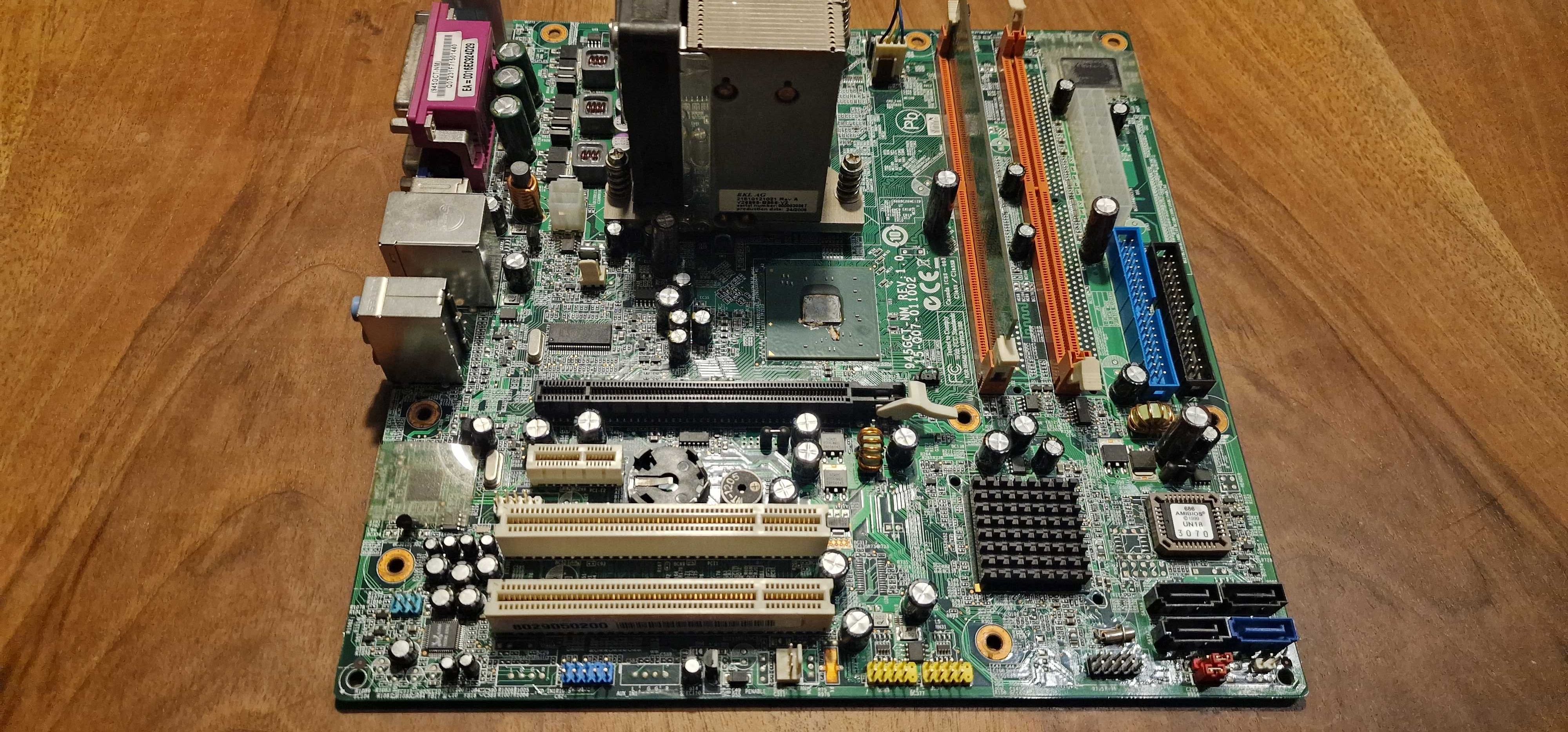 Płyta ECS 945GCT-NM 512MB DDR2 Celeron 2,66G pod XP