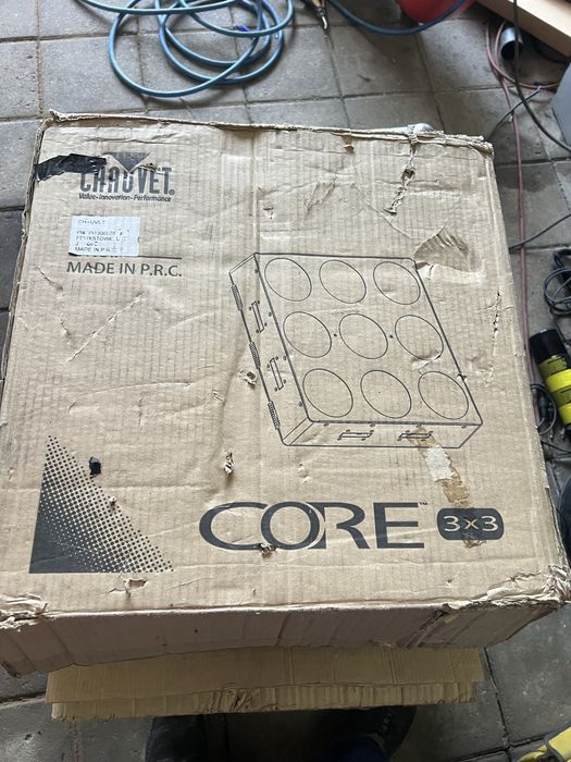Core chauvet 3x3 com leds avariados