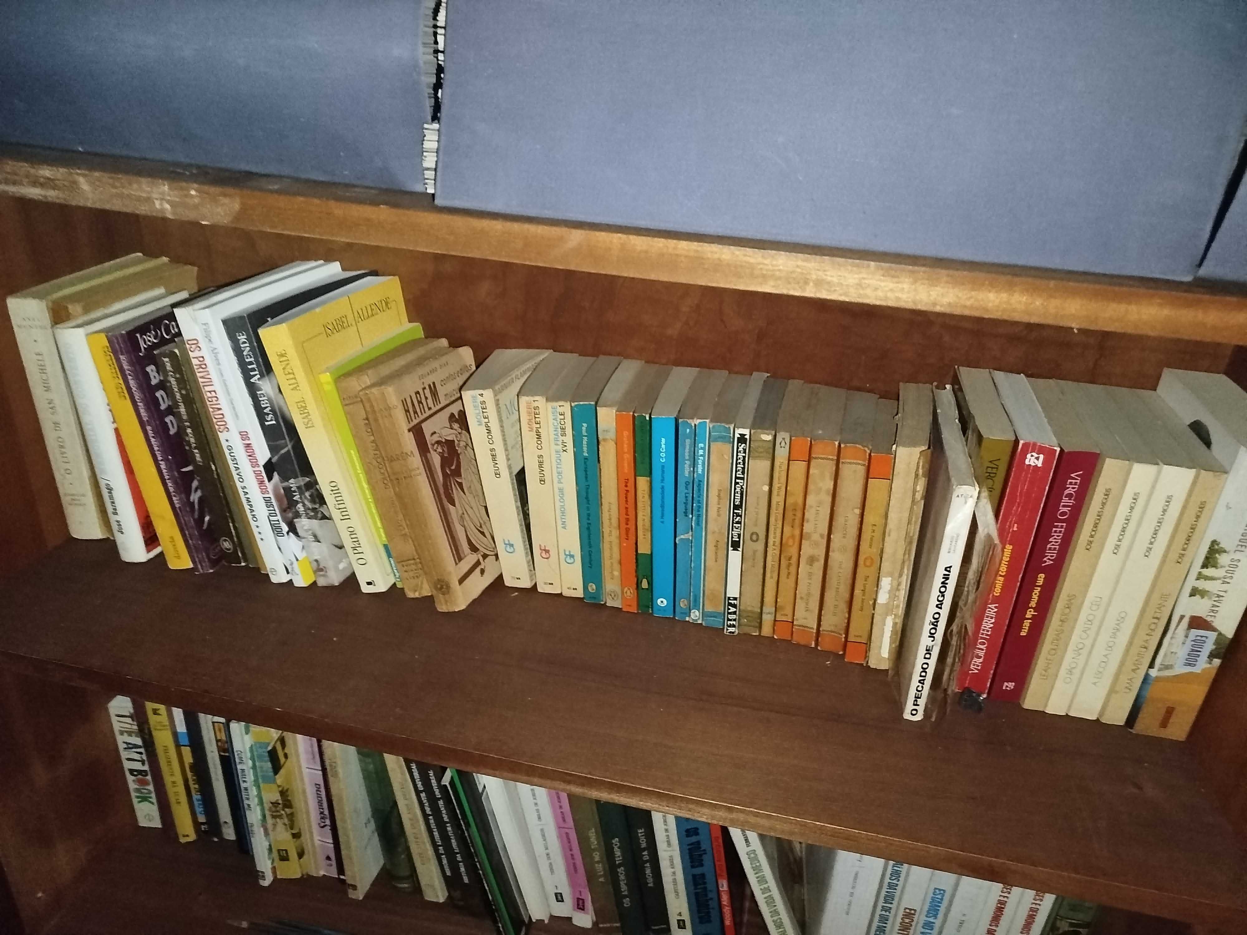 vendo livros antigos variados interessantes e em bom estado 2