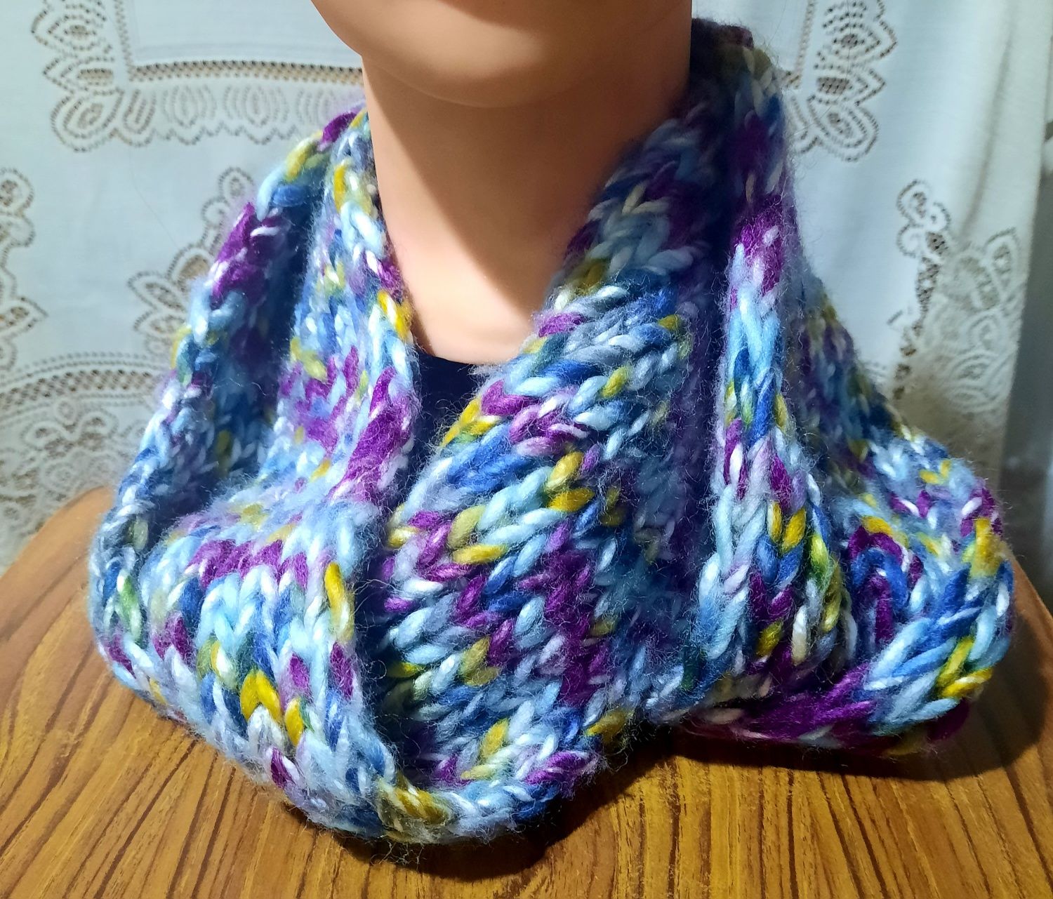 Продам шарфы в хорошем состоянии