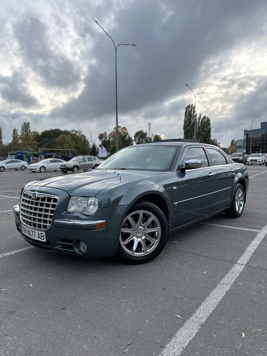 Chrysler 300c.