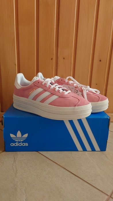 Кросівки Adidas Gazelle bold, рожеві.
Нові, оригінал з Британії.
Зручн