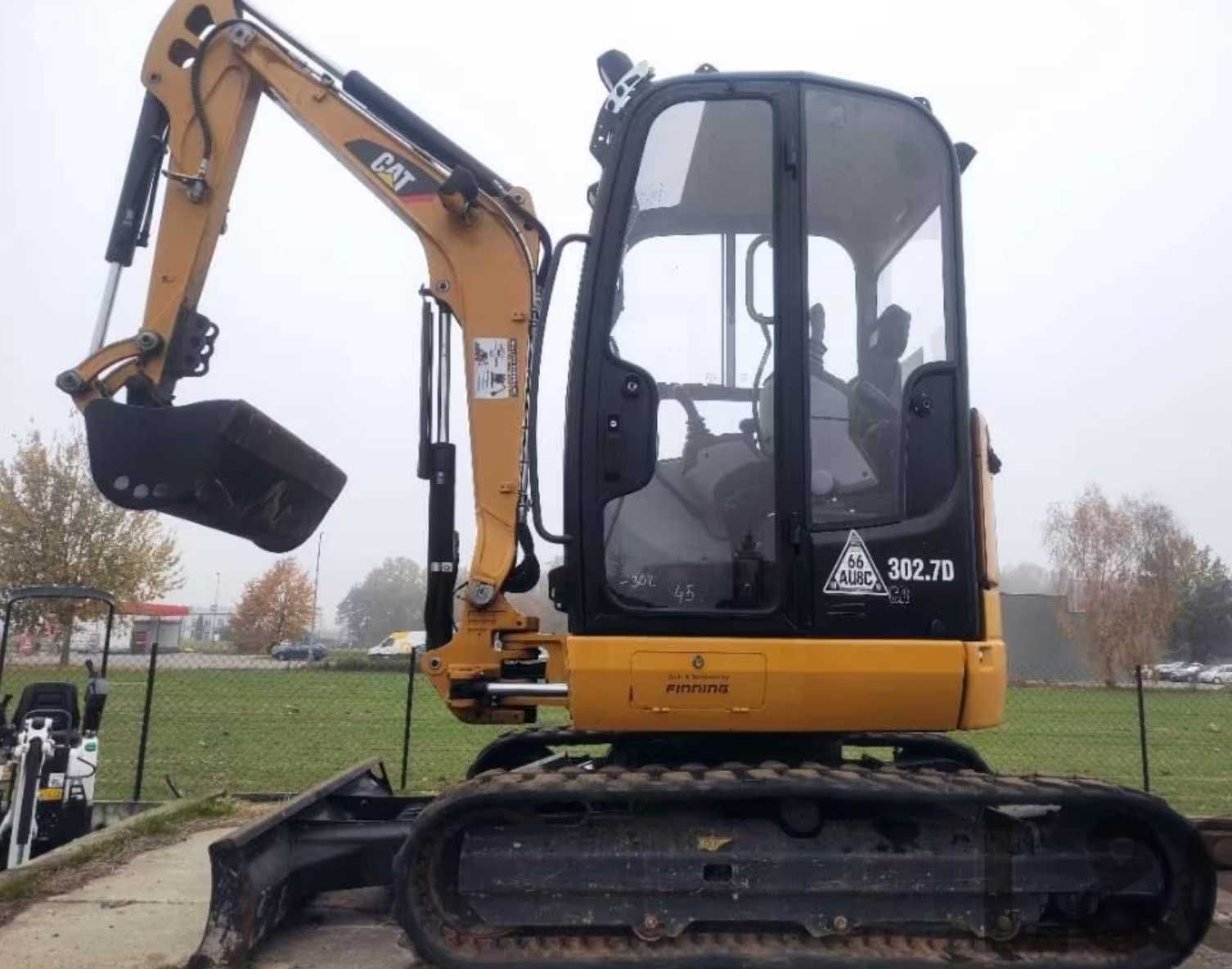 Minikoparka  CAT 302.7 D CR     2018R liczba godzin 1300MTH waga 2,8T