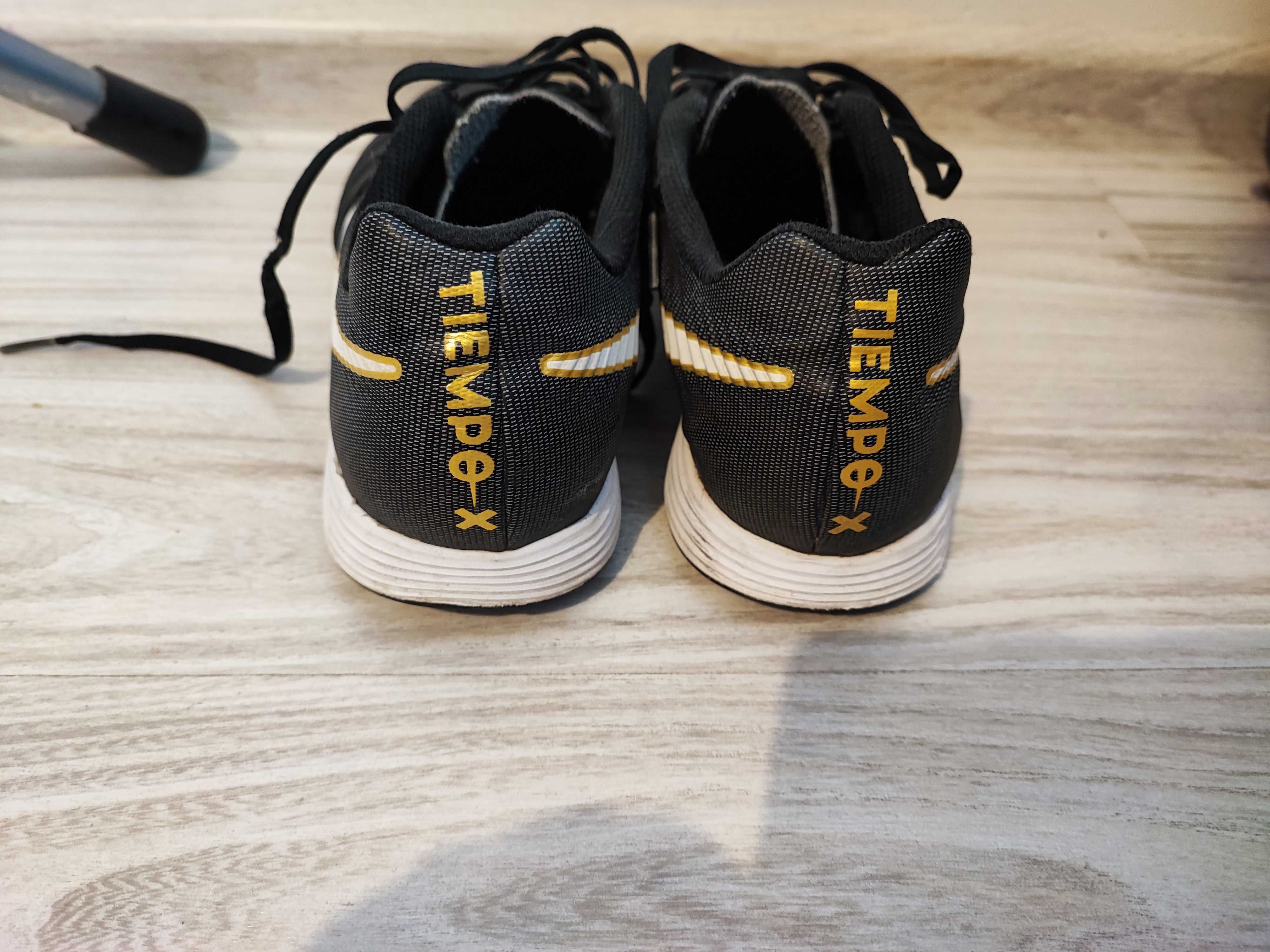 Korki Turfy 38 NIKE