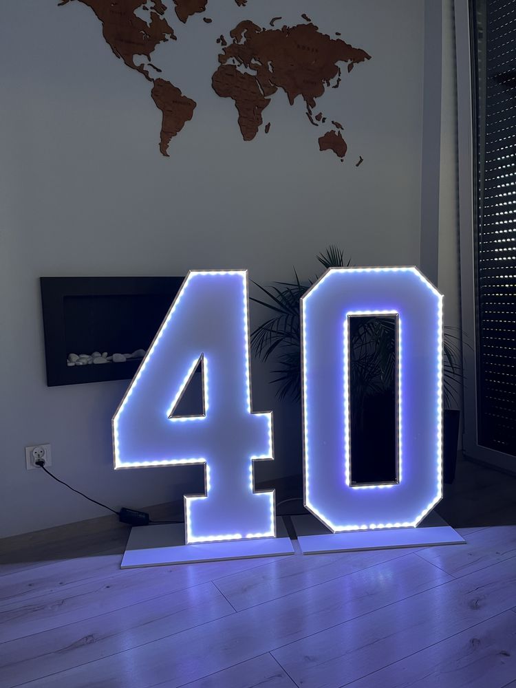 Wynajem cyfry LED, napisy LED
